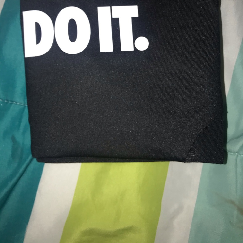 Nike Sports Bra 😁 - Picture 3 of 4
